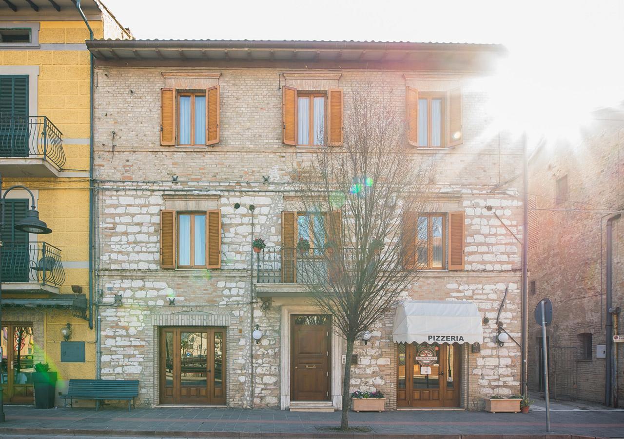 Locanda Il Giullare Pellegrino سانتا ماريا ديلي آن المظهر الخارجي الصورة
